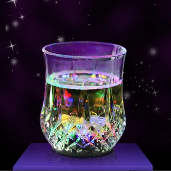 Rozsvítí Šálky Zábava LED Blesk Pití Transparentní Akrylové Sklenice Šálky Blikající Zářící Barware Bar Narozeniny, Svatby, Party