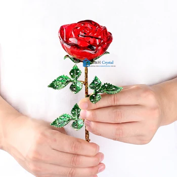 Crystal Red Rose Flower Řemeslo Figurka Sběratelskou Dárek pro Den matek, Narozeniny, Valentýn, Svatba, Domácí Stůl Dekor