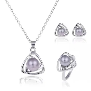 2021 Módní ležérní trojúhelníkový pearl Duté náhrdelník + stud + prsten 3 ks set Dámské klasické doplňky šperky set