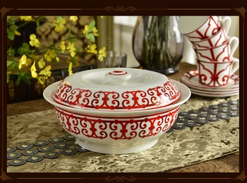 43PCS Evropské Červená Večeři Sadu Porcelánu Kuchyňské Doplňky Nádobí Servírovací Talíř Luxusní Kostní porcelán Svatební Dárek