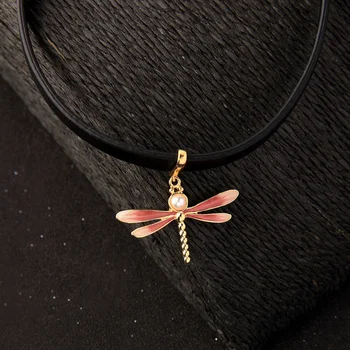 2019 Nové Živé Smalt Dragonfly Akryl Pearl Náhrdelník S Přívěskem Imitace Kůže Řetěz Náhrdelník Náhrdelník Pro Ženy Módní Šperky