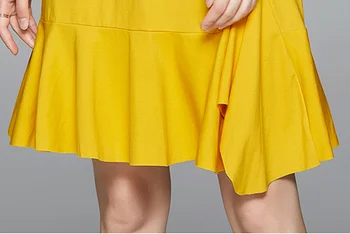 Nový 2020 Letní Evropský Styl Dráhy Šaty Ženy Ležérní Krátký Rukáv Lištování Boty Vzor Šaty